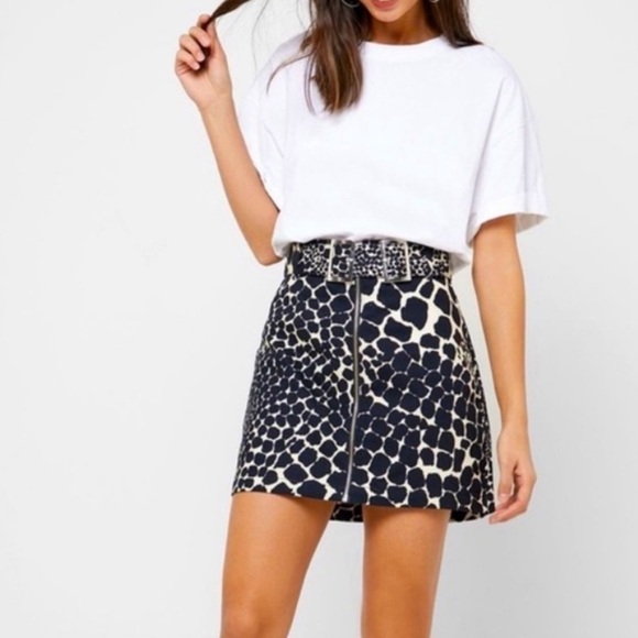 NWOT TOPSHOP Giraffe Denim Mini Skirt With Belt 6 - Picture 1 of 10